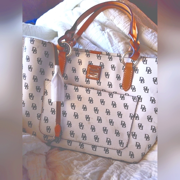 Dooney & Bourke Handbags - Dooney & Bourke Pebble Leather Tammy Tote